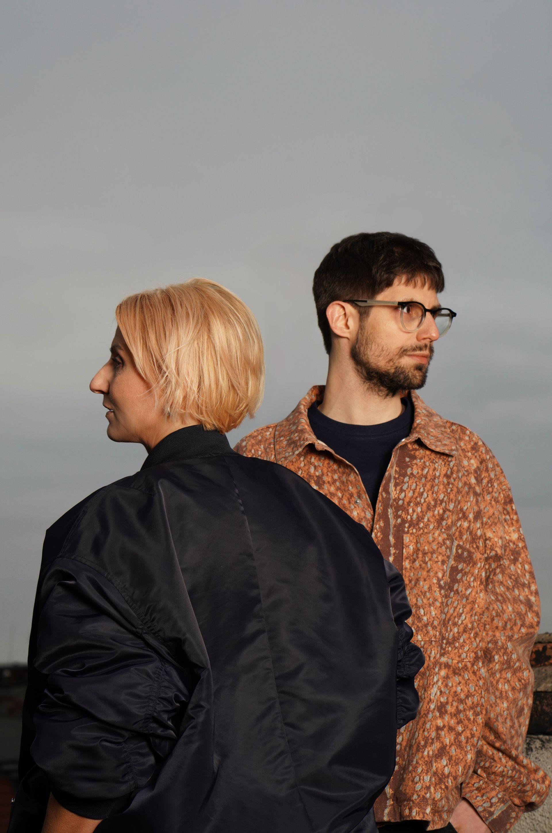 „Złote czasy sypiących kasą wytwórni skończyły się bezpowrotnie” – premiera albumu Novika & Sambor „Born Again” [WYWIAD]