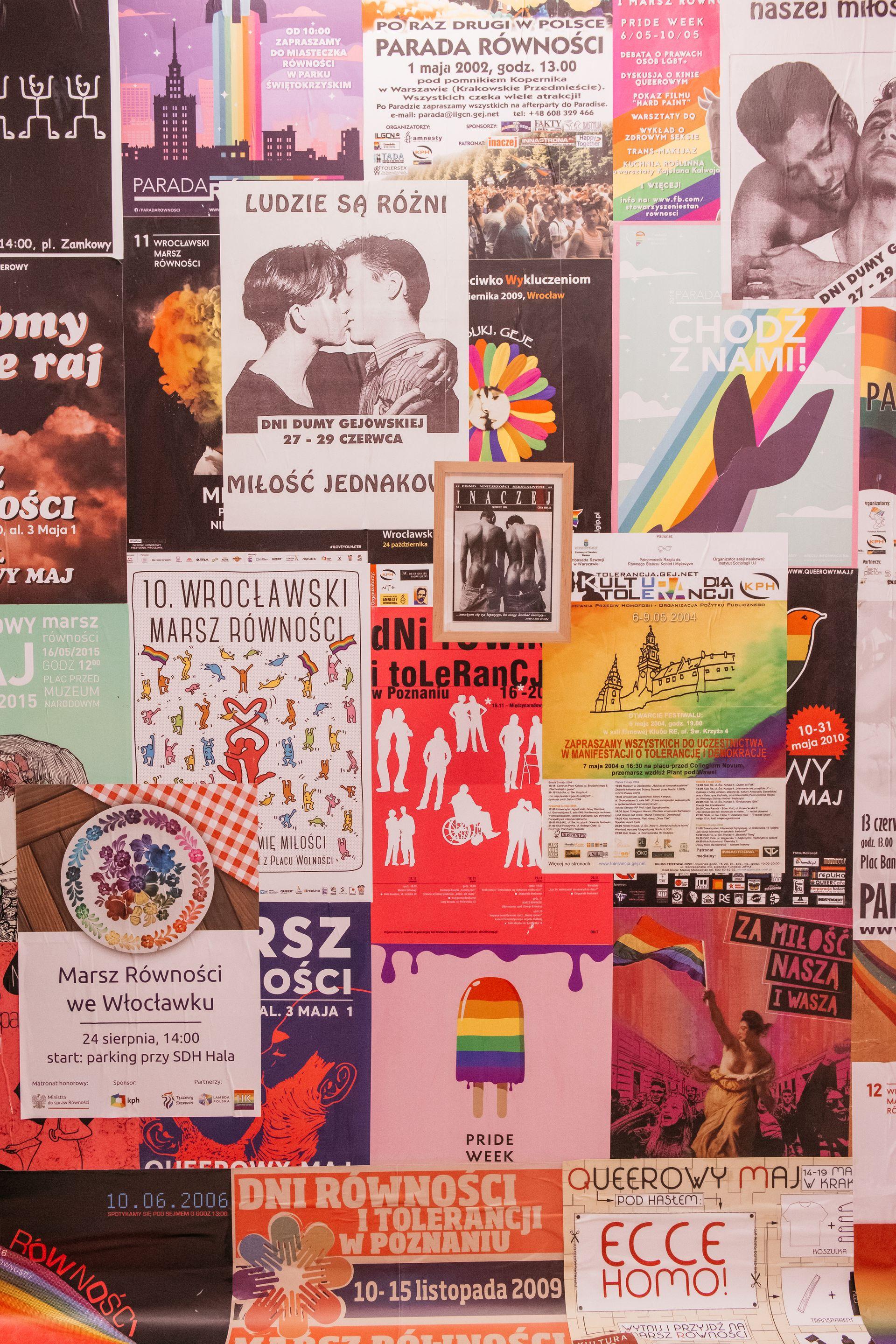 Jeansy Freddiego Mercury'ego i queerowa historia denimu. Rozmawiamy z Tracey Panek, kuratorką wystawy „Queer Icons”.