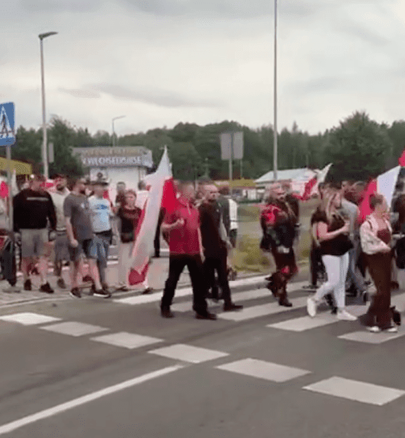 Polacy-wolontariusze pilnują granicy przed migrantami. „Dziękuję Wam jako matka i kobieta” [WIDEO]