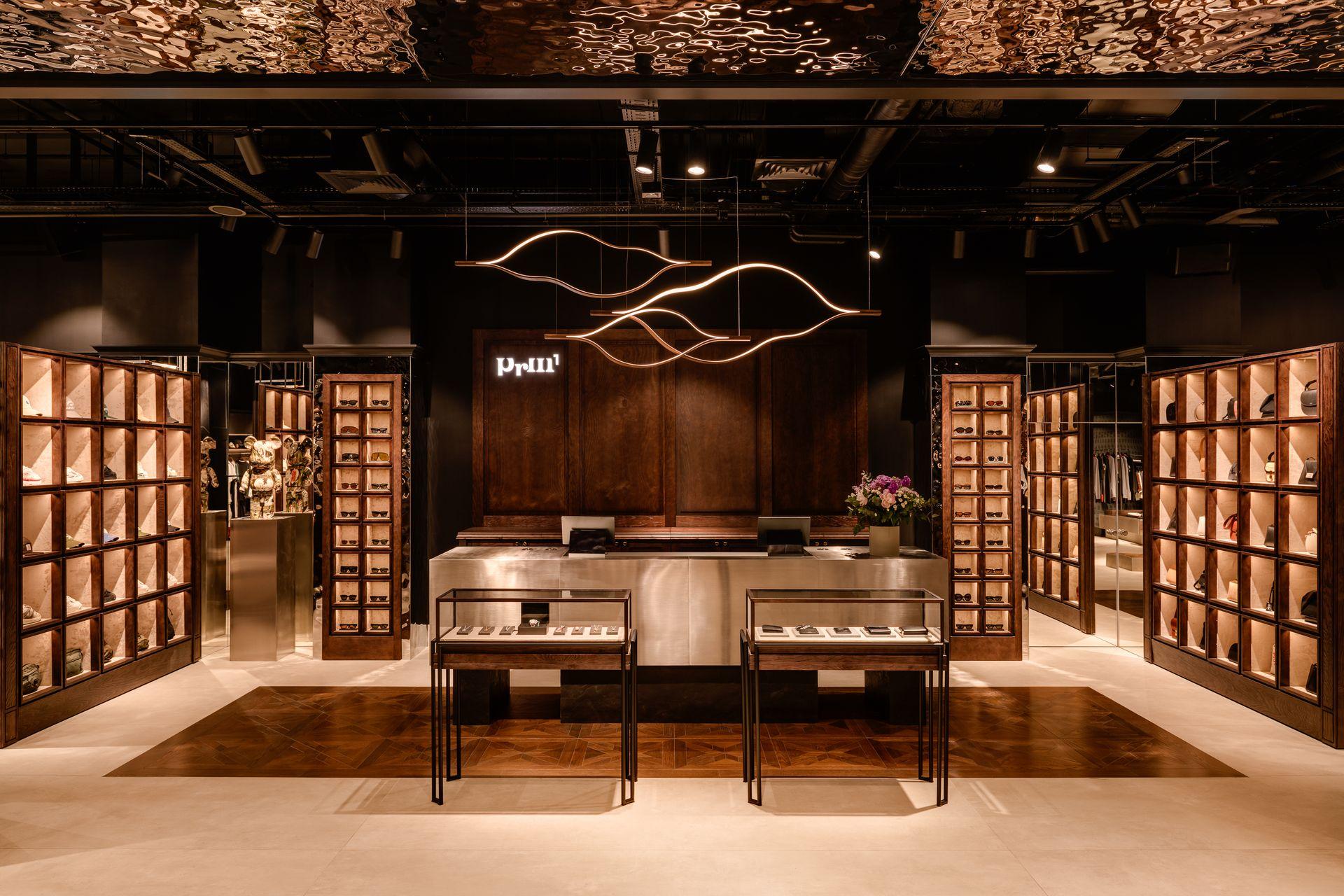 Tam znajdziemy marki takie jak Rick Owens, MM6 Maison Margiela czy adidas Originals. PRM podsumowuje rok