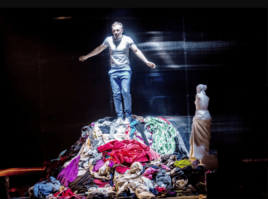 ≈[prawie równo], Teatr Żeromskiego w Kielcach