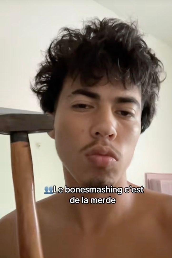 Ludzie biją się młotkiem po twarzy i nazywają to „selfcare”