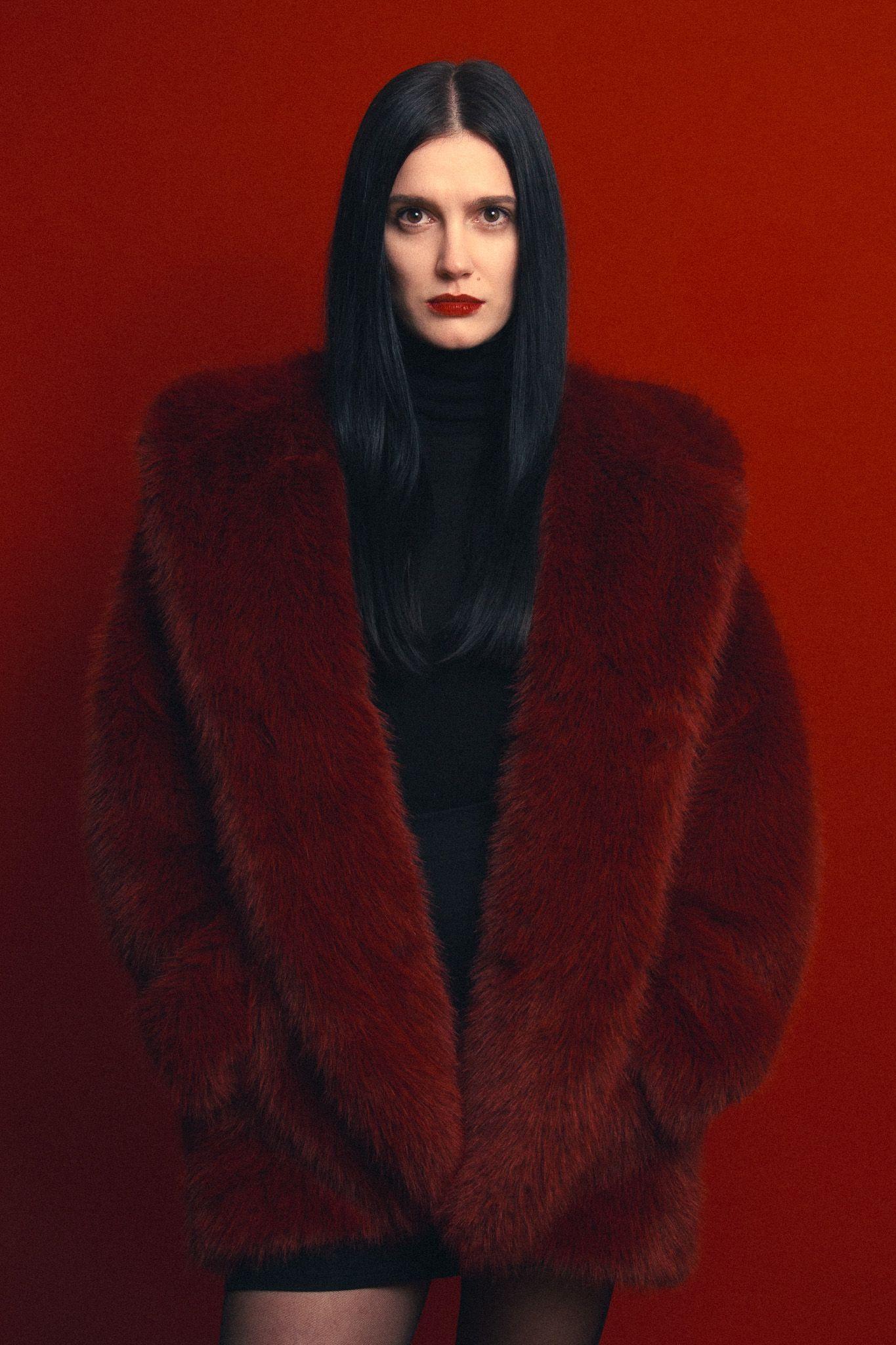 "Buy artificial fur I" mod. Karolina Lubieniecka, Instagram: @golebiowskyphotos