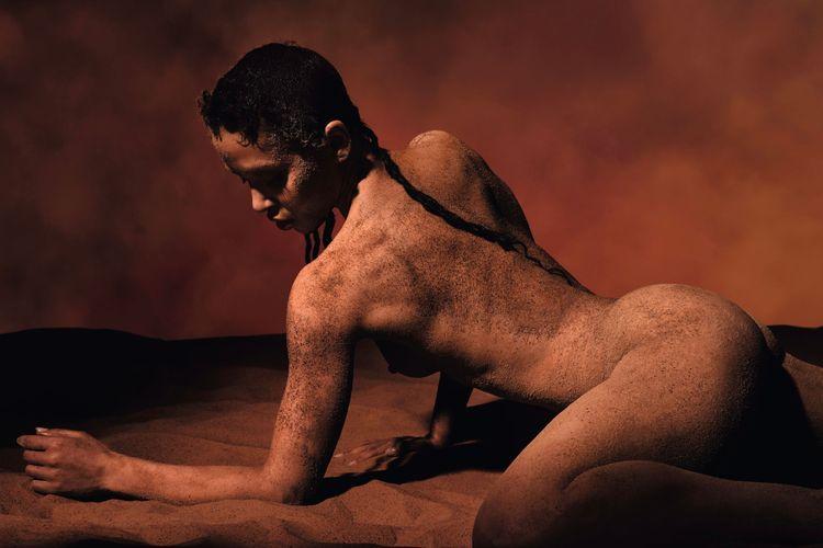 Kalendarz Pirelli 2026. FKA twigs, Tilda Swinton i Suzie Cave jako ucieleśnienia żywiołów