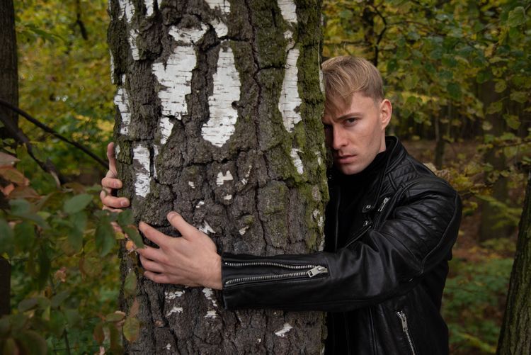 Michał i brzoza / Model: @ozdoba_michal