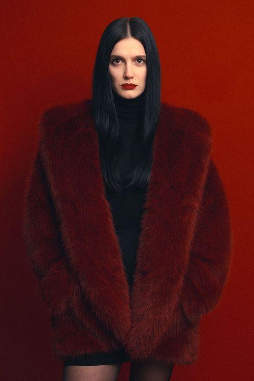 "Buy artificial fur I" mod. Karolina Lubieniecka, Instagram: @golebiowskyphotos
