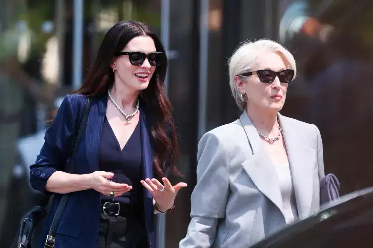 Anne Hathaway, Meryl Streep i Emily Blunt wracają do świata wielkiej mody [TRAILER]
