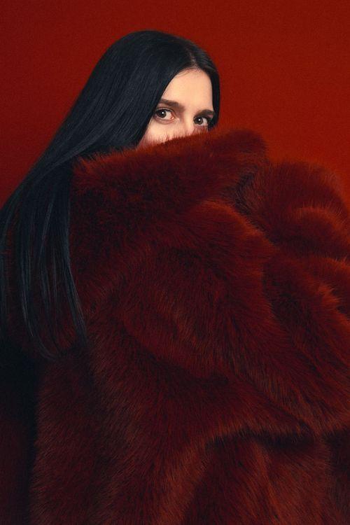 "Buy artificial fur IV" mod. Karolina Lubieniecka, Instagram: @golebiowskyphotos