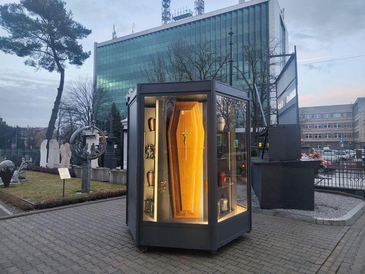 W Krakowie trumnomat, w Warszawie ptakomat, a na Śląsku ziemniakomat. O co chodzi z tymi matami?