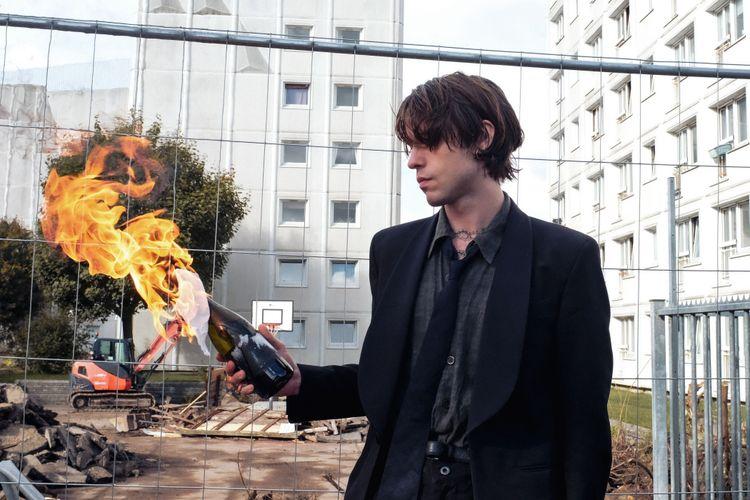 „Nie ma oficjalnych wytycznych dotyczących tego, dokąd powinny zmierzać rzeczy” – rozmowa z Eliasem Rønnenfeltem