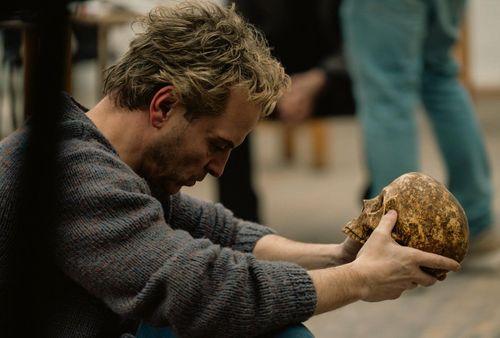 Andrew Scott w „Elsinore”: Hamlet, AIDS i szansa na Oscara