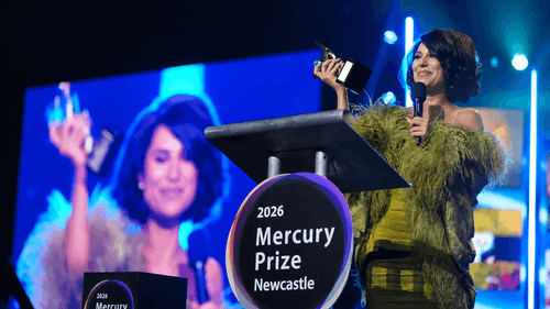 Raye wygrała Mercury Prize 2026. Pokonała Paula McCartneya, Florence + The Machine i Olivię Dean