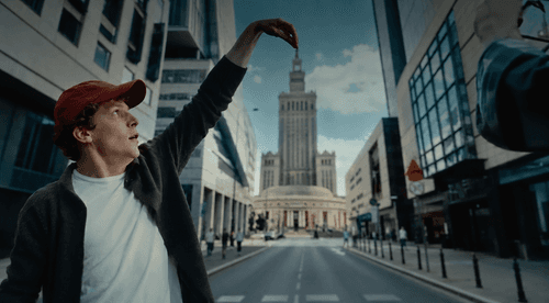 Lewandowski, Rubik i Jesse Eisenberg. Jest nowy spot promujący Polskę [WIDEO]