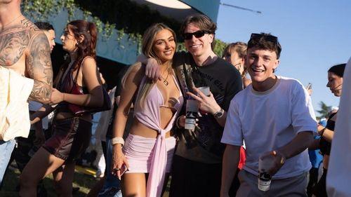 Moda festiwalowa 2026: pastele i krótkie kroje na Zamna Madryt [RELACJA]