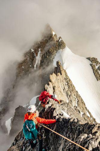 Wejście na Mount Everest w 2026 roku to kwestia pieniędzy, nie umiejętności