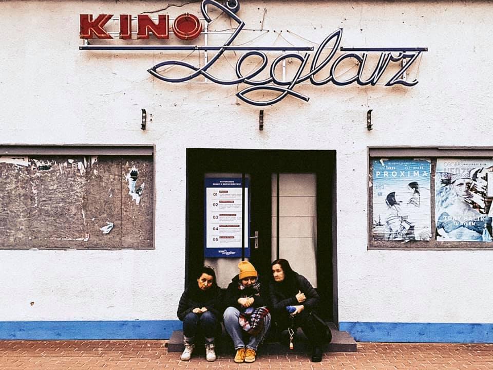 Kultowe kino Żeglarz w Jastarni zostało uratowane. Pomogli jego miłośnicy