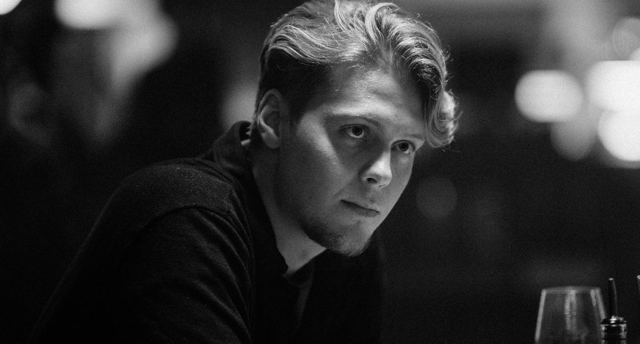 Jakub Gierszał w dającym do myślenia spocie antyprzemocowej kampanii SEXED.pl