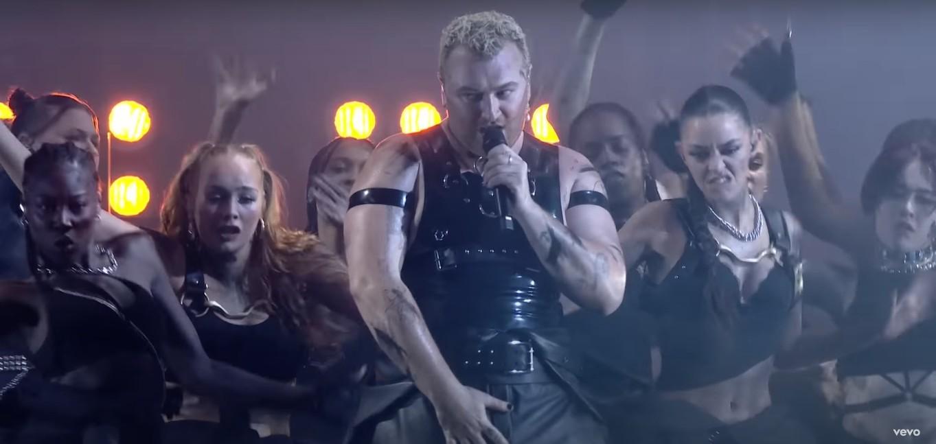 „Daddy, daddy”. Skargi po pikantnym występie Sama Smitha i Kim Petras