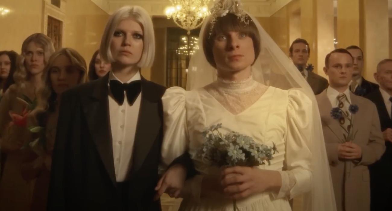 Ralph Kaminski w sukni ślubnej w fenomenalnym klipie inspirowanym kinem drogi