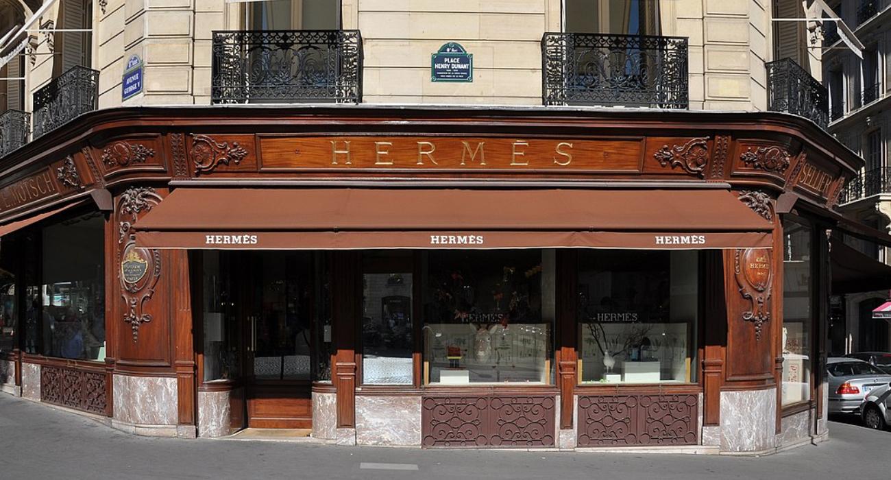 Dziedzic Hermès chce adoptować swojego ogrodnika, aby przekazać mu majątek