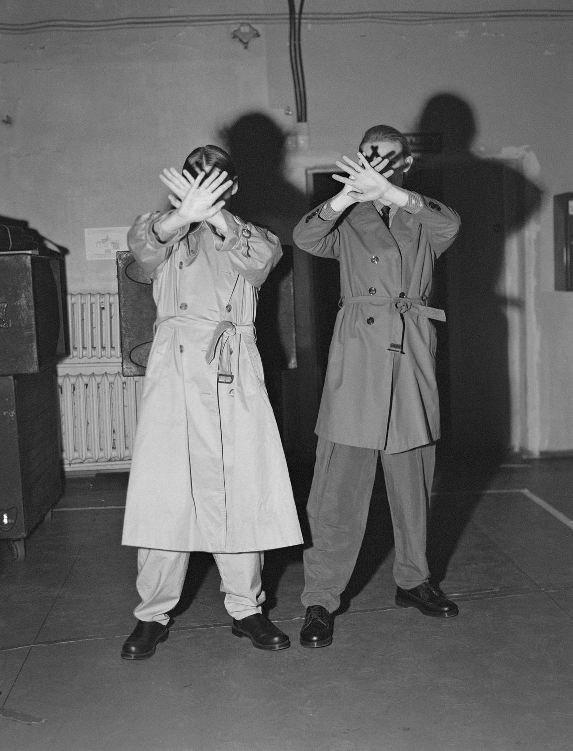 [Z archiwum K MAG] Boys, boys, boys. Klimatyczna, oldschoolowa sesja Bartka Wieczorka, którą niezmiennie uwielbiamy