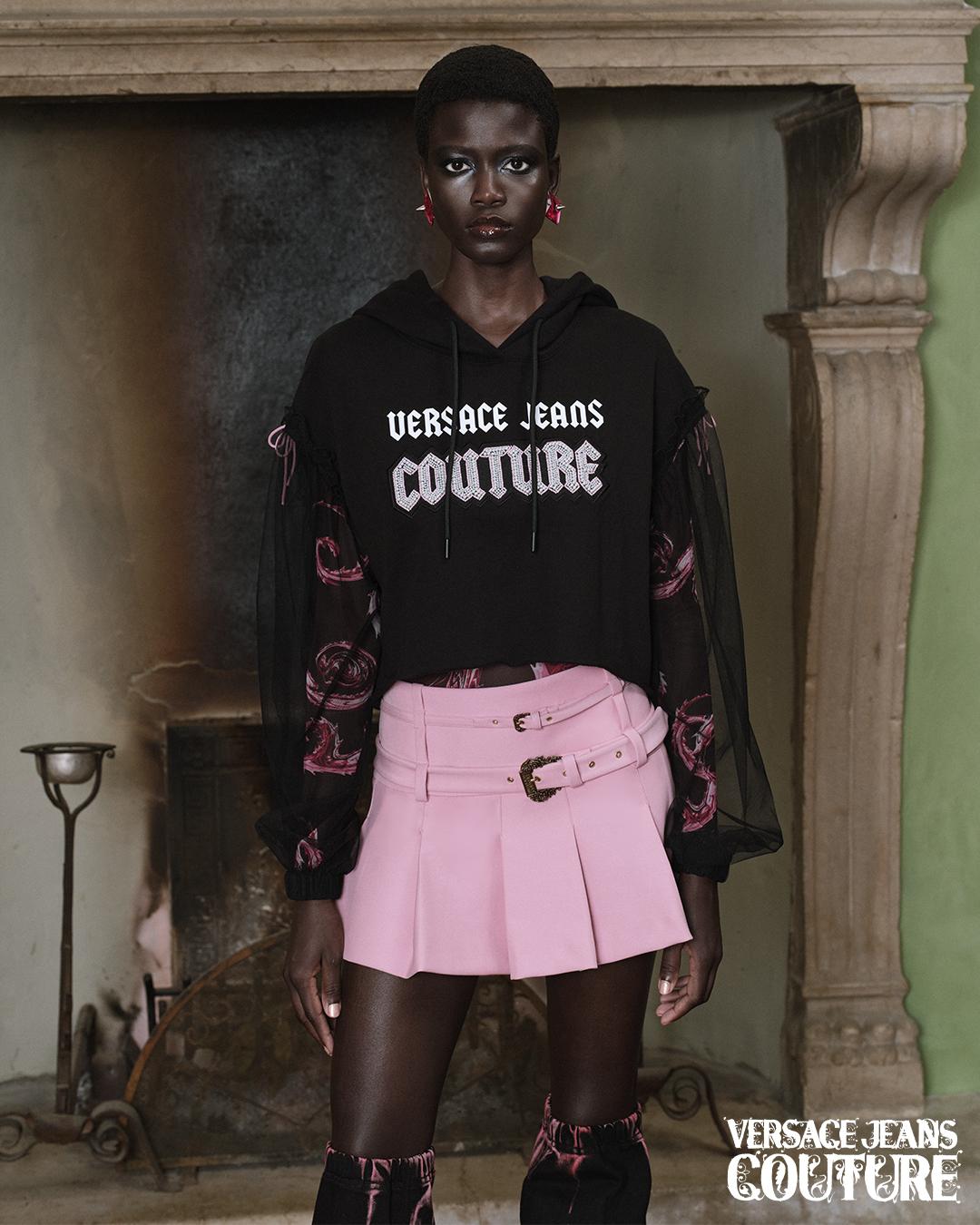 15 romantycznych i ekstremalnie stylowych zachwytów z nowej kolekcji Versace Jeans Couture [WYBÓR REDAKCJI]