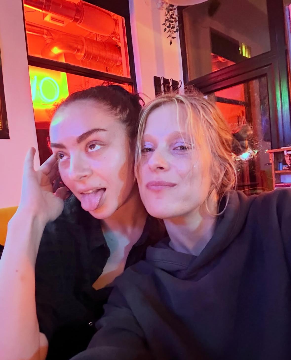 Polska aktorka zagrała w filmie z Charli XCX! Mamy pierwsze zdjęcie [FOTO]