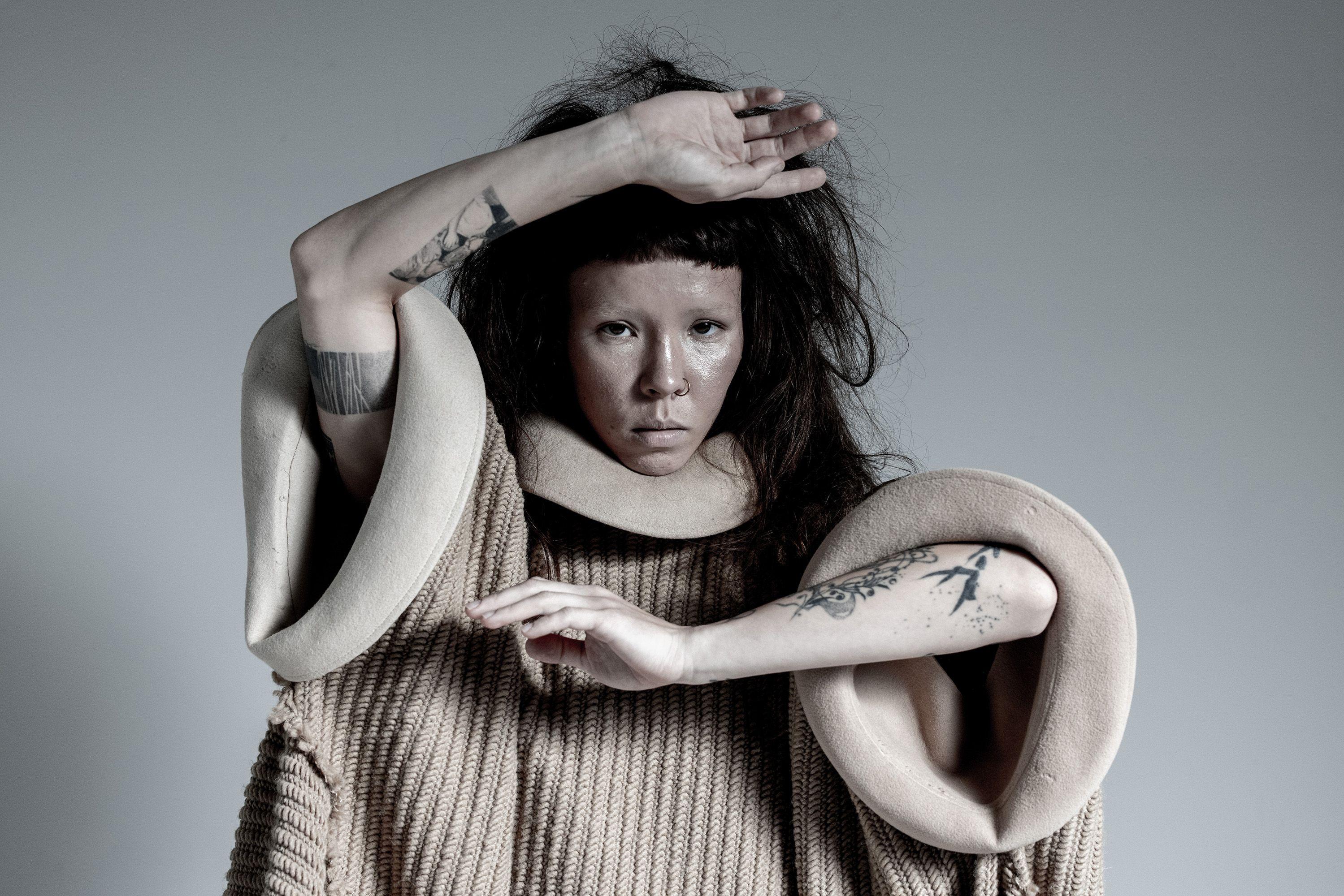 Ból mutuje. Moda też – rozmawiamy z Iriną Dzhus o kolekcji ABSOLUTE