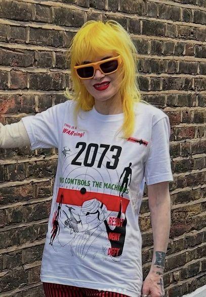 Kim była Pam Hogg? 5 ważnych momentów w karierze kultowej projektantki