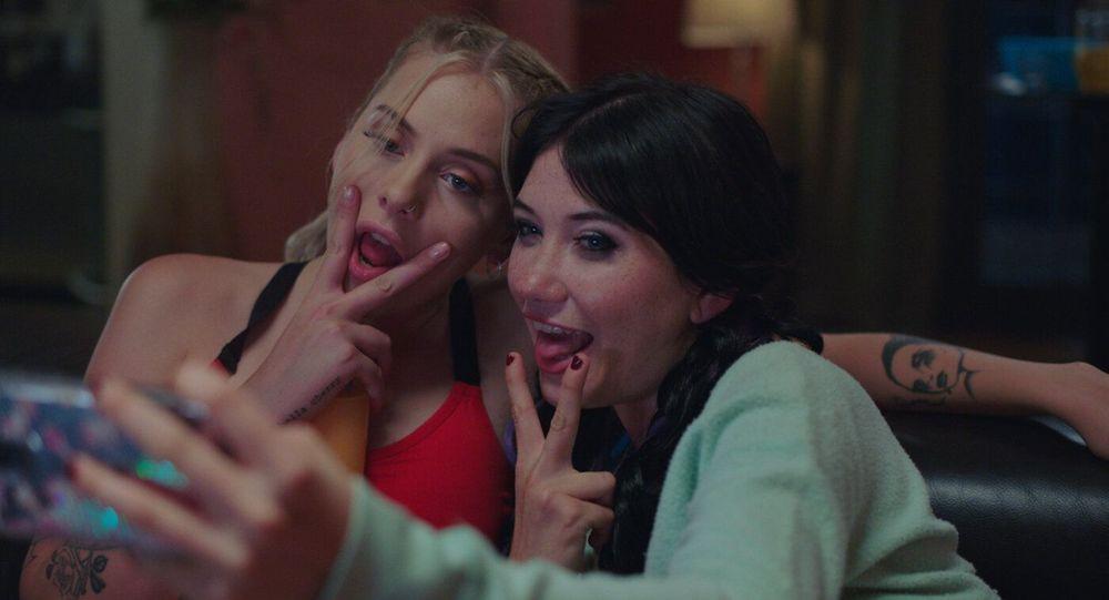 Najczęstsze wyszukiwania na Pornhubie. Intymne trendy współczesnego świata [RAPORT]