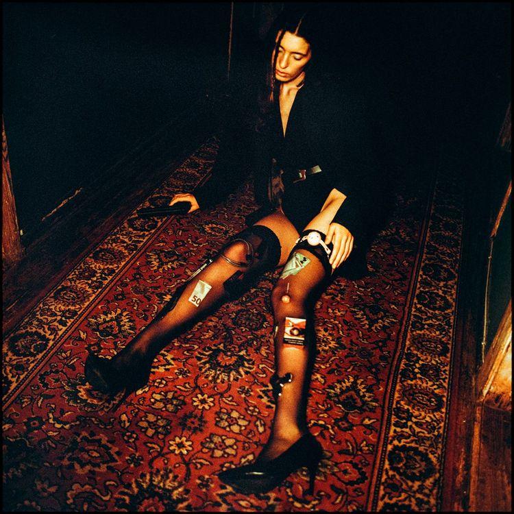 What's in her b̶̶̶a̶̶̶g̶̶̶ tights