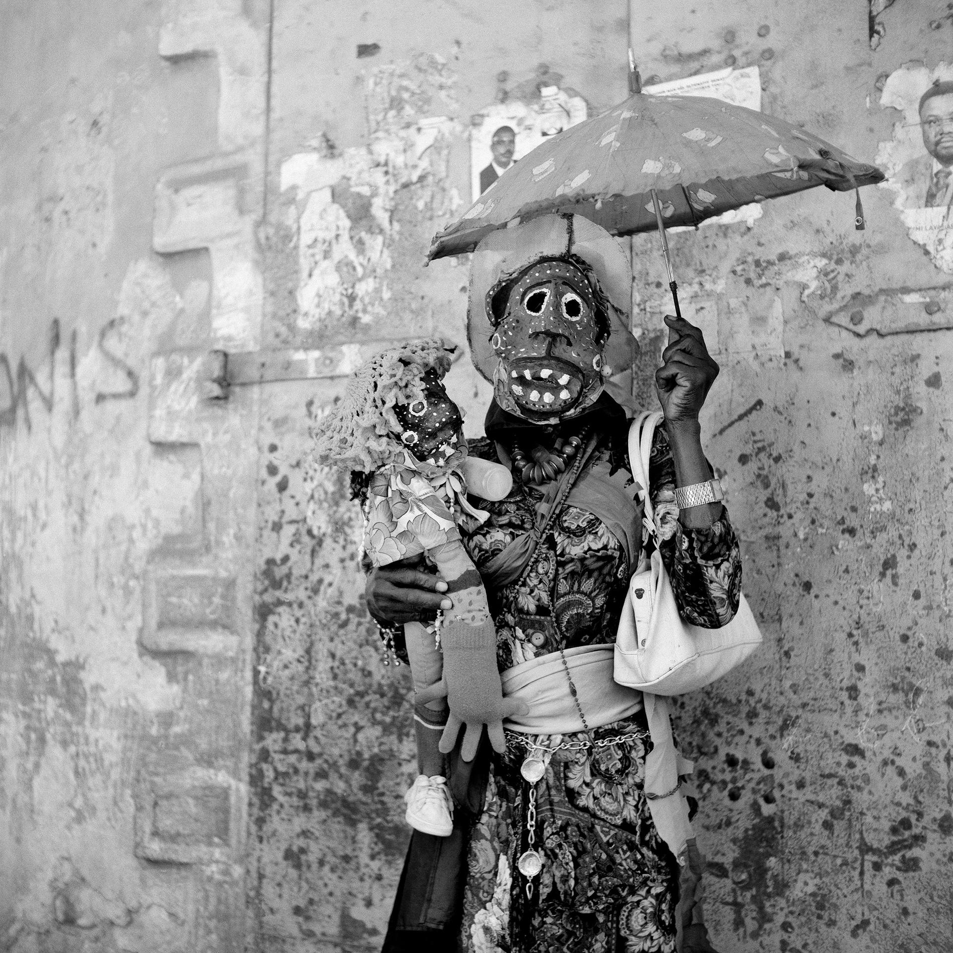 Behind the mask: Portraits of a Haitian carnival  © Leah Gordon