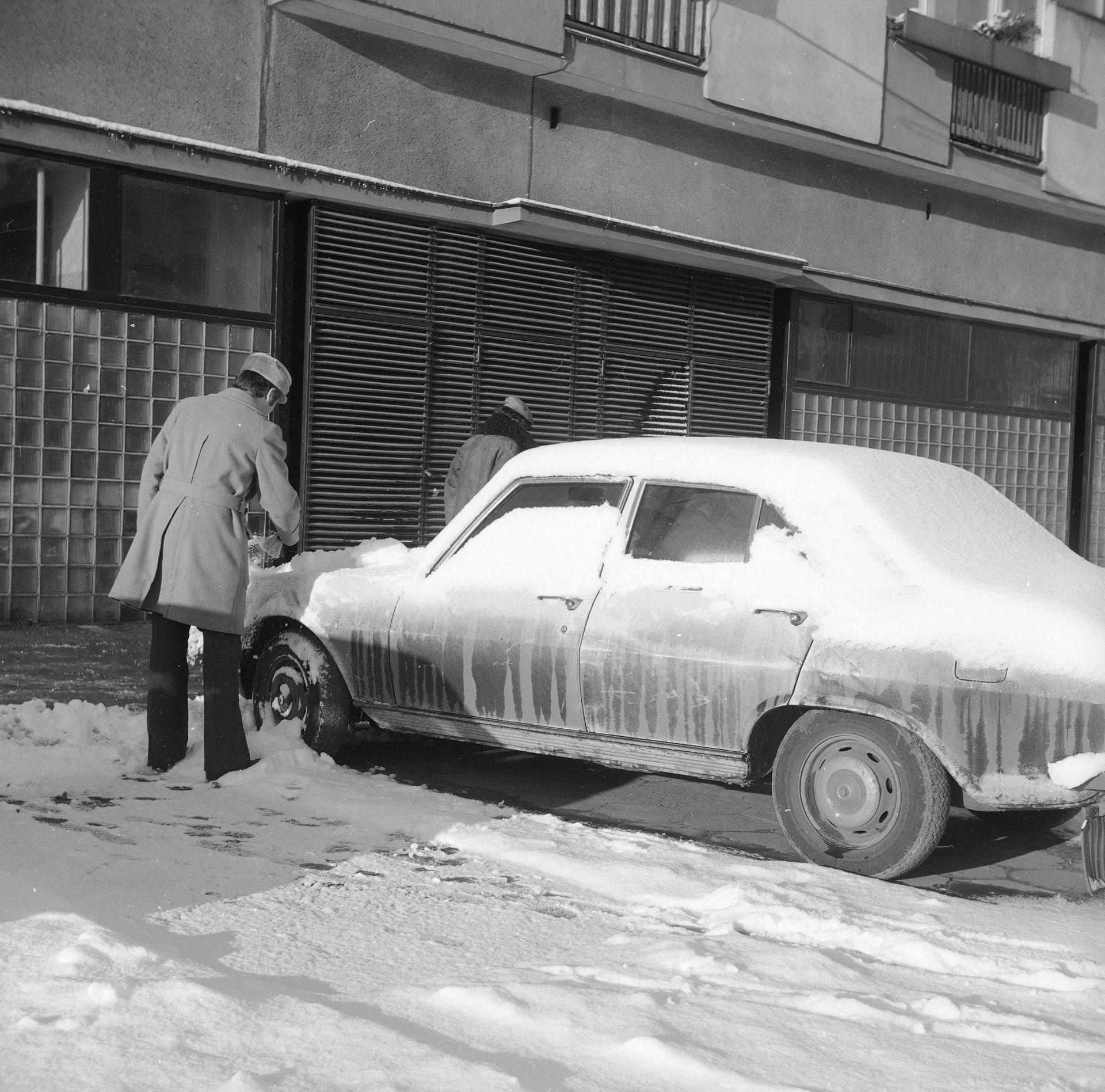 Zima w Śródmieściu w Warszawie.