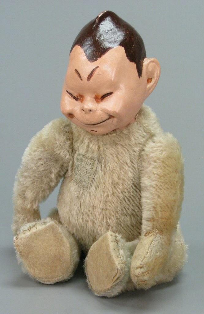 Demoniczna maskotka Billiken - Rogers Historical Museum w Arkansas