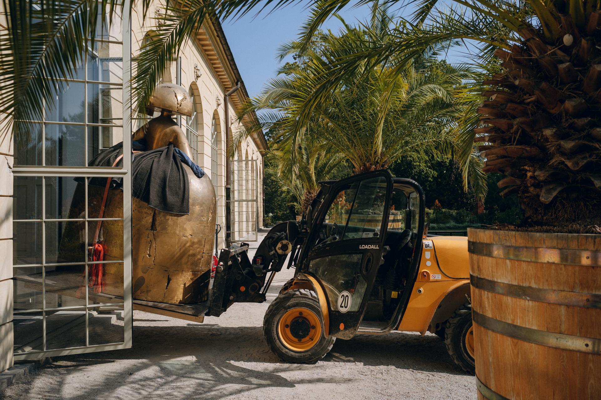 Hiszpańska królowa Reina Mariana wita gości w Ogrodzie Muzeum Pałacu w Wilanowie