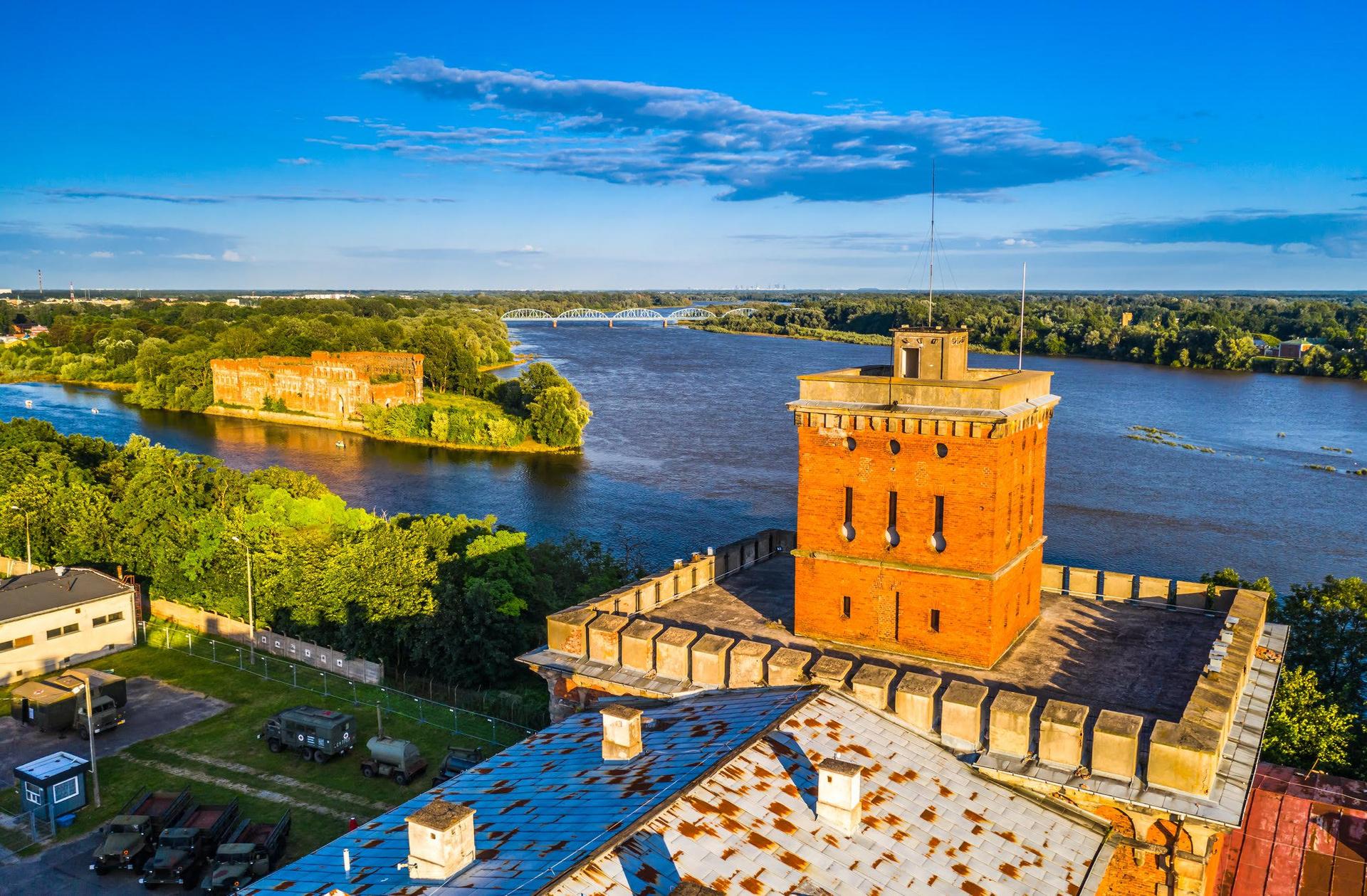 Do Modlina. Zamiast na lotnisko to do Twierdzy