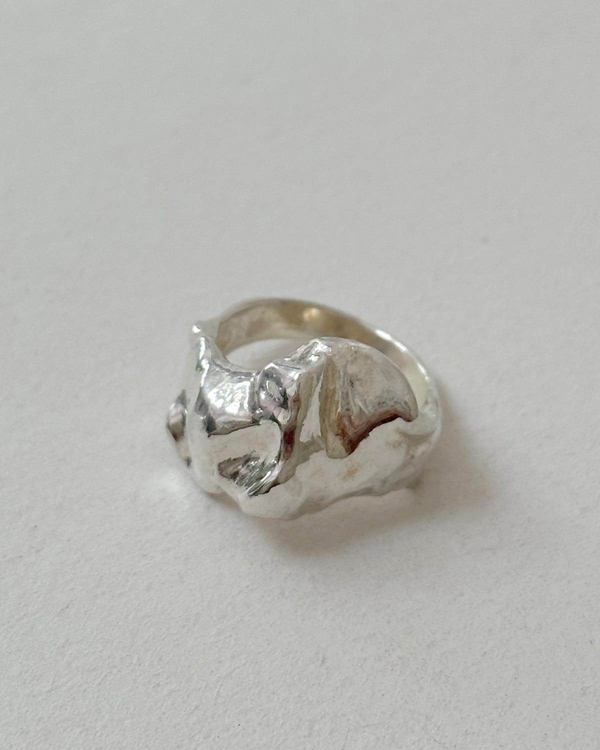 Srebrny pierścionek Maar