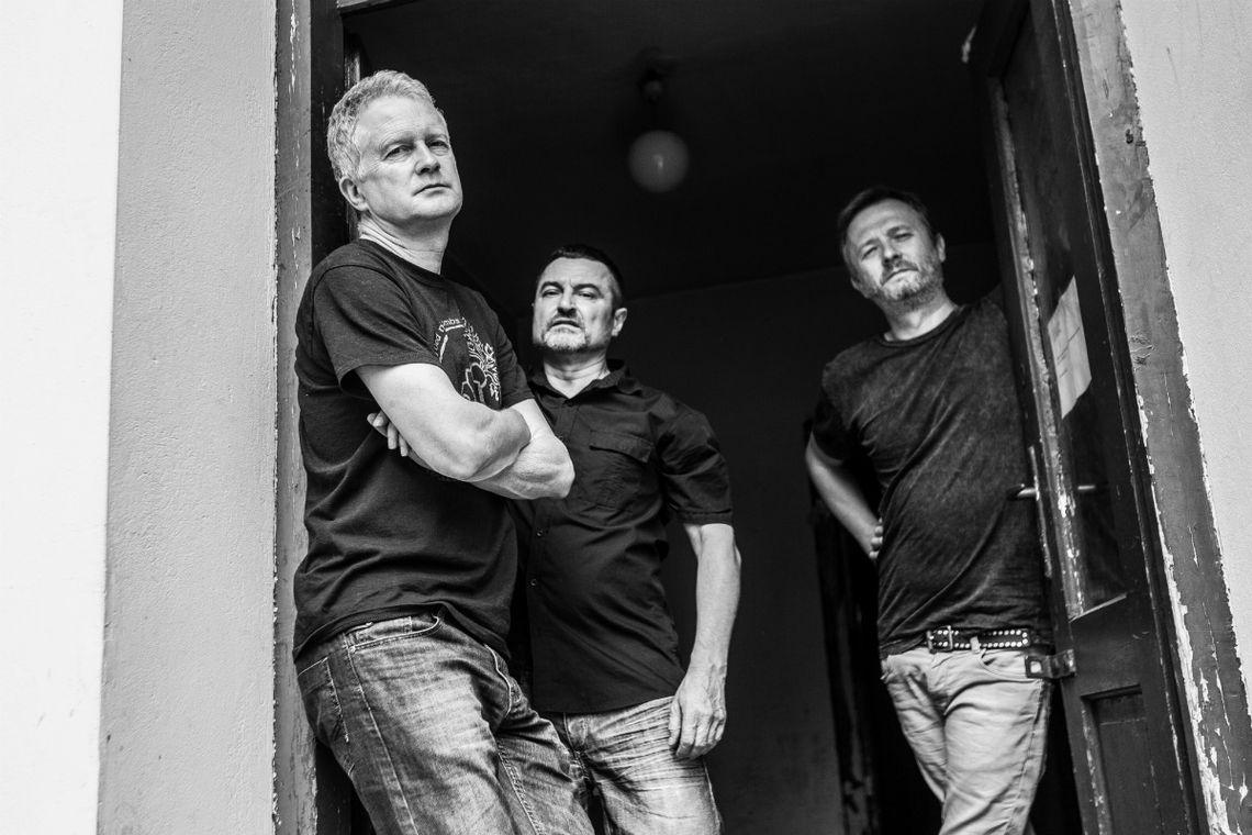 Dezerter gra "Underground Out of Poland"