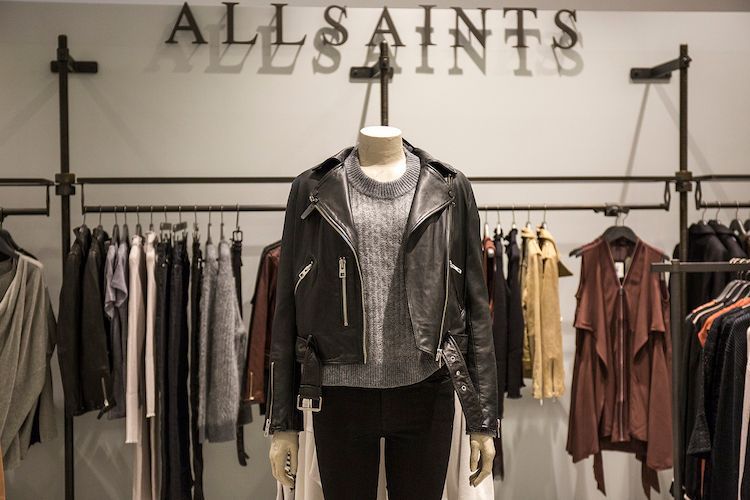 Brytyjska marka AllSaints otworzyła pierwszy sklep w Polsce. Uwielbiane przez artystyczne dusze ubrania kupimy w Vitkacu