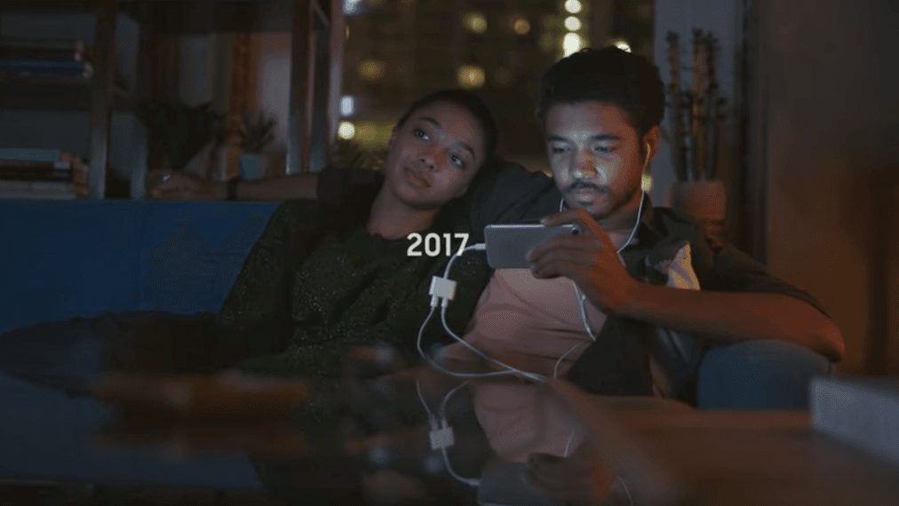 Samsung bezlitośnie kpi z Apple w nowej reklamie i sugeruje, że czas wyrosnąć z iPhone'ów