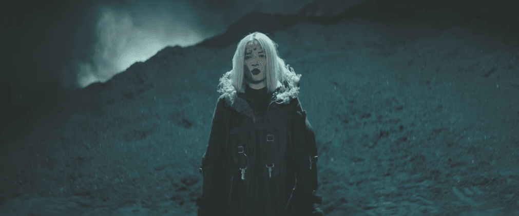 Natalia Nykiel w postapokaliptycznym klipie. Przy utworze pracowała Maria Peszek