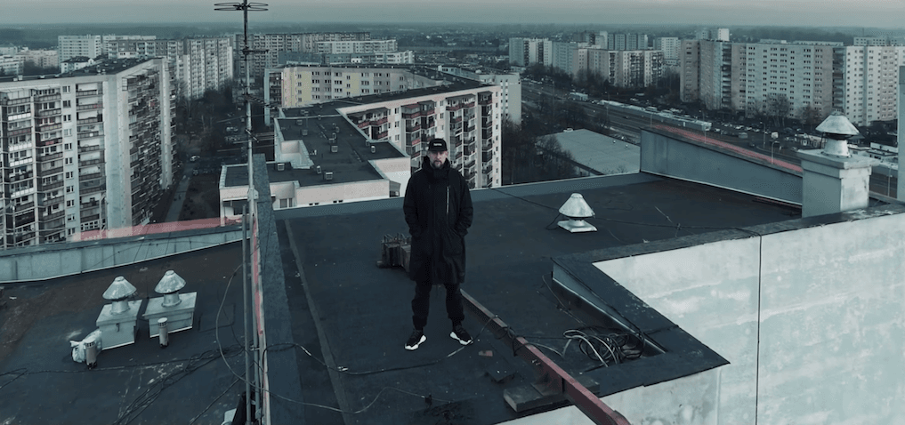 Sokół i jego "Warszawa". Raper wykonał cover kultowego utworu T.Love