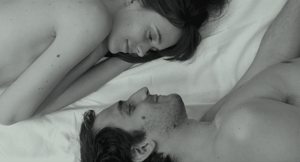 "Ja, Godard" ukazuje miłosne uniesienia i artystyczne rozczarowania kultowego reżysera