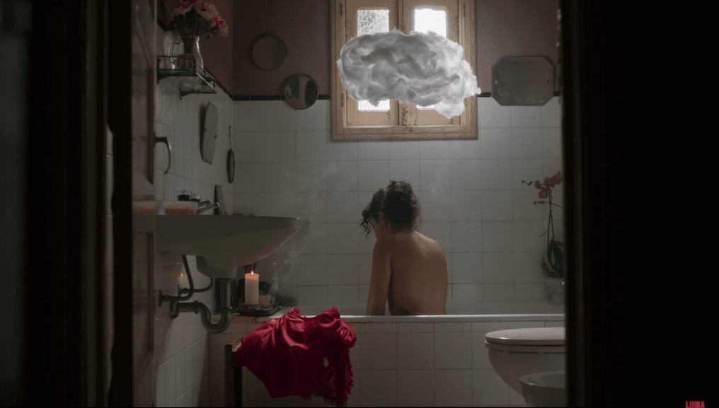 Rozkosze samotnych chwil, pełnych seksualnego napięcia, w klipie Liima