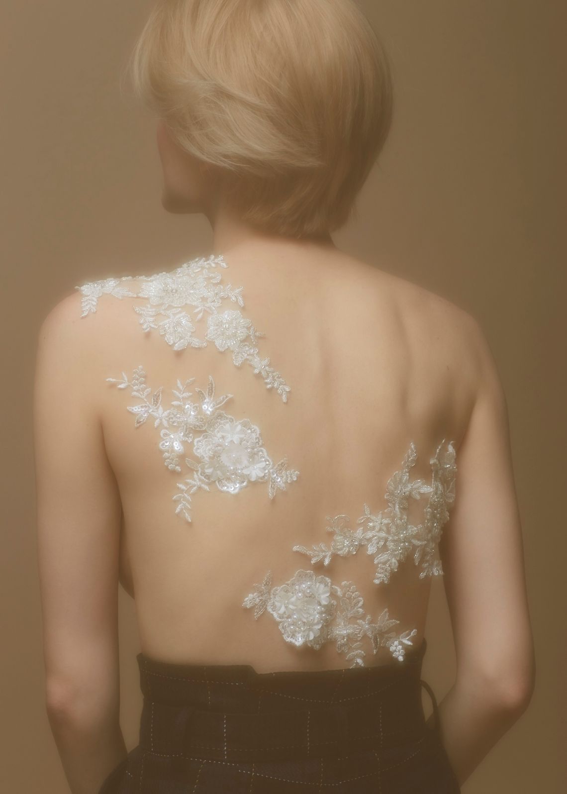 Baśniowo-oniryczny klimat sesji Krystiana Lipca. Inspiracją był poemat Edgara Allana Poe