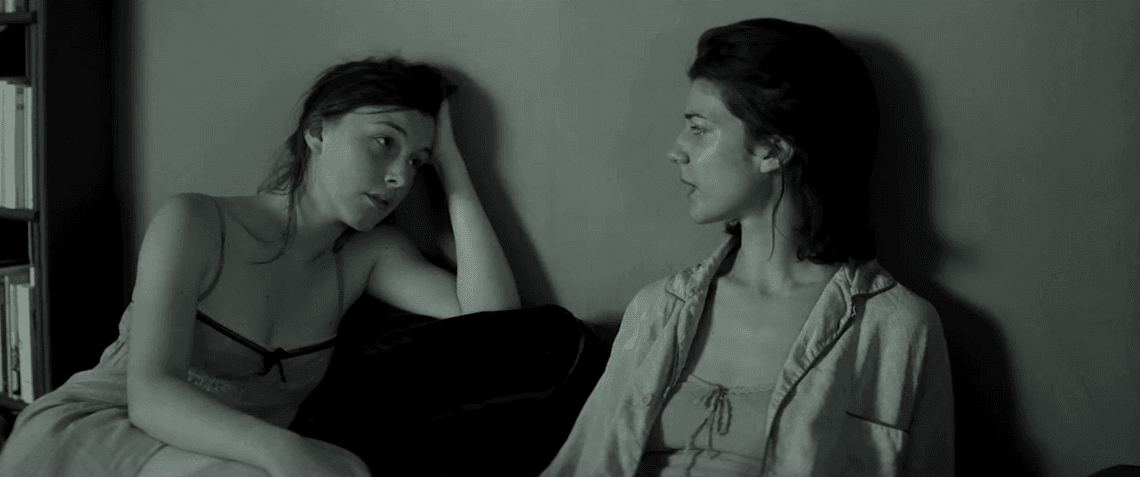 Romantyczna, stylowa tragikomedia od mistrza francuskiego kina. Film ukazuje nietypowy trójkąt