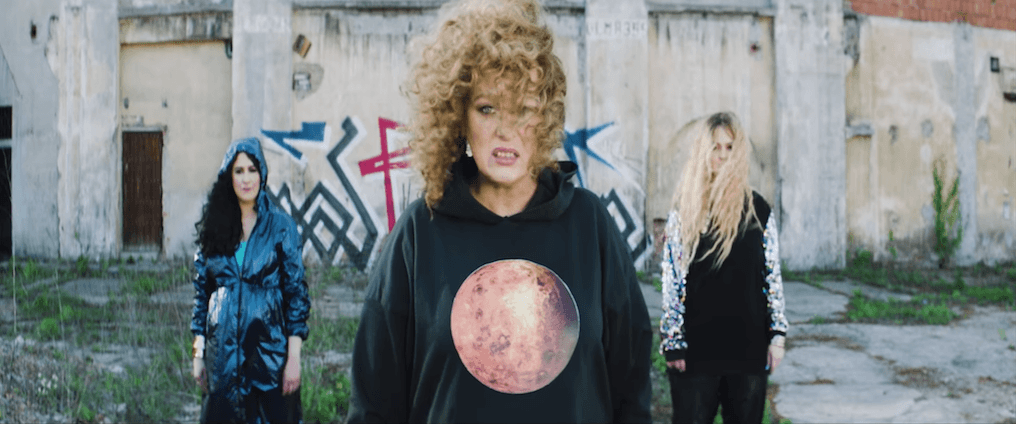 Nosowska jako bad girl w nowym, ulicznym klipie. Kawałek kipi energią i elektroniką