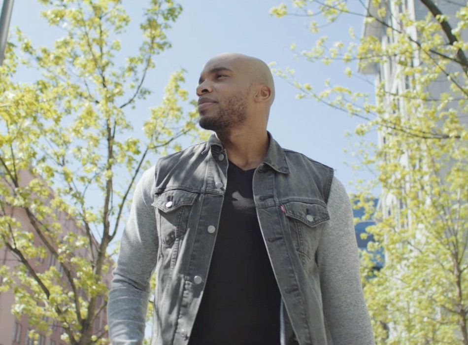 Andre Whyte zabrał nas na spacer po swojej Warszawie. Opowiedział co w niej ceni i zestawił jej współczesny obraz ze wspomnieniami