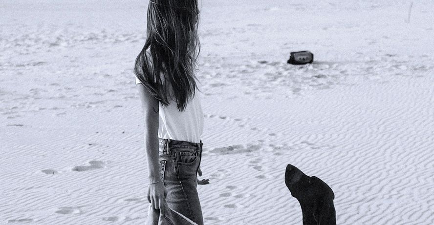 Ta instagramerka udowadnia, że najbardziej przyciąga nas to, co zakryte. Nie pokazuje twarzy, a obserwuje ją 100 tys. osób