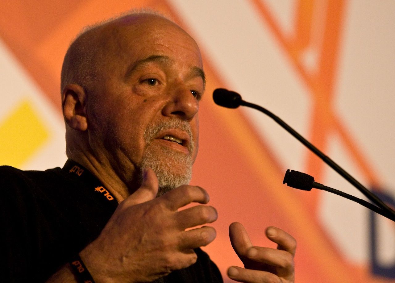 Paulo Coelho zamierza rozdać w Afryce setki tysięcy swoich książek